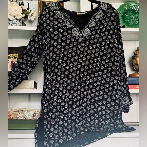 Rock Flower Paper Black/gray long sleeve tunic - Picture 1 of 10